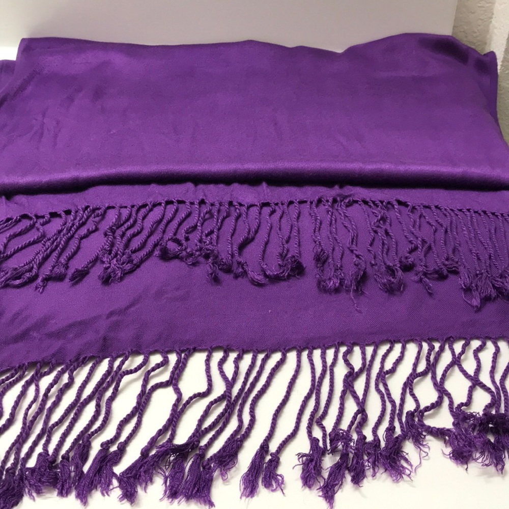 Scarf - Picture 2 of 4